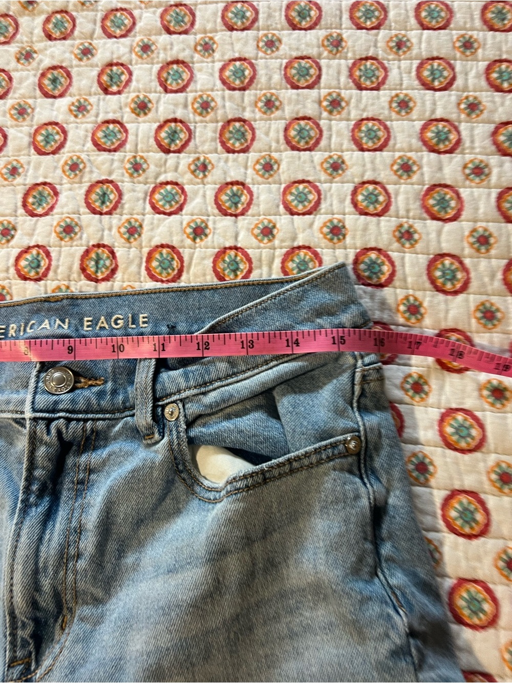 American Eagle Super High Rise Straight Light Wash Jeans size 6 - Picture 6 of 7